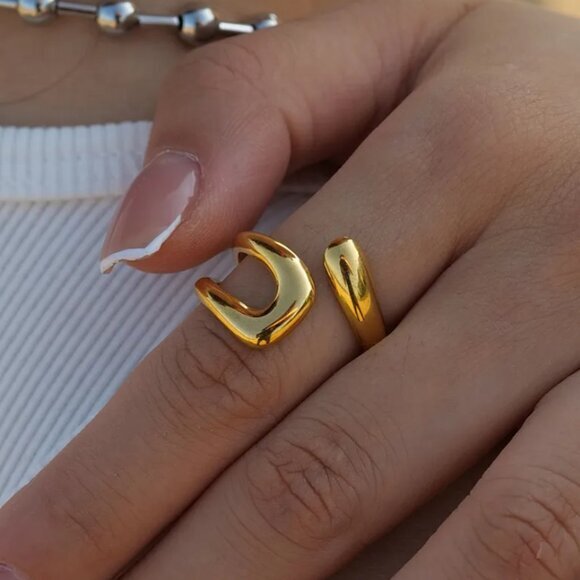 Irregular Solid Gold Ring - Picture 1 of 6